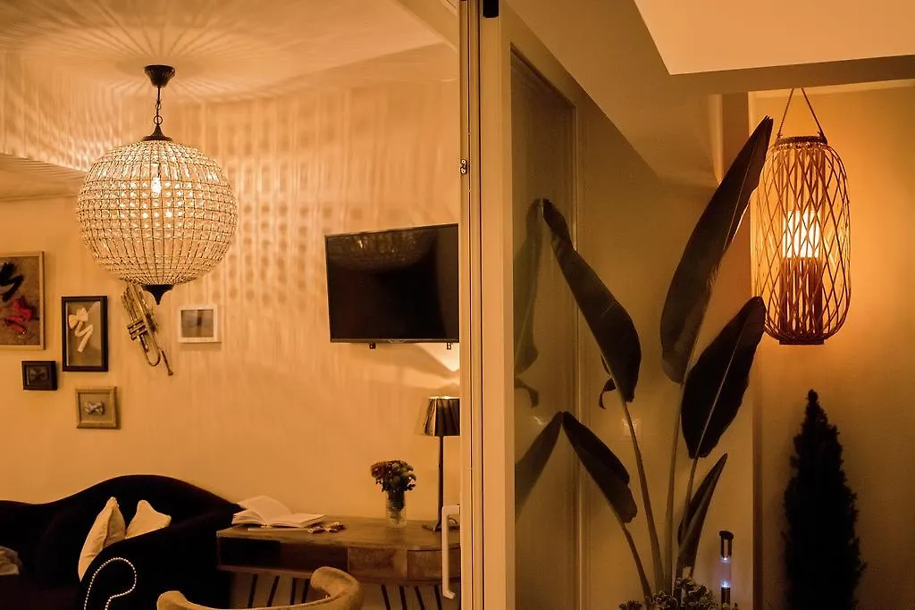 Luxury Cabaret Suite Malaga Apartment